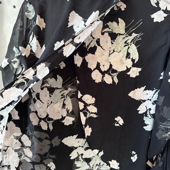 Candie's Black and White Button Down Shirt - Picture 4 of 5